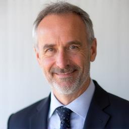 Headshot of Prof. Ben Carter